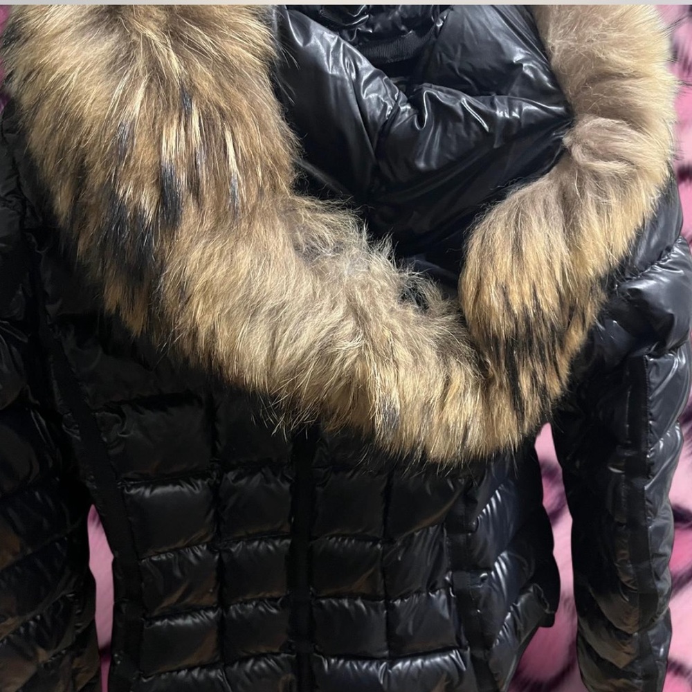 Women's Black Puffer Jacket with genuine fur Trim - Moncler Armoise